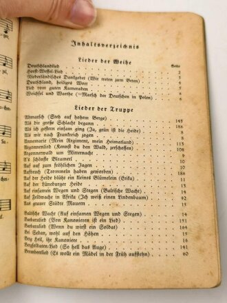 "Soldatenliederbuch" Herausgegeben vom Generalkommando des VII.AK,  datiert 1941, 198 Seiten, DIN A6,stark gebraucht