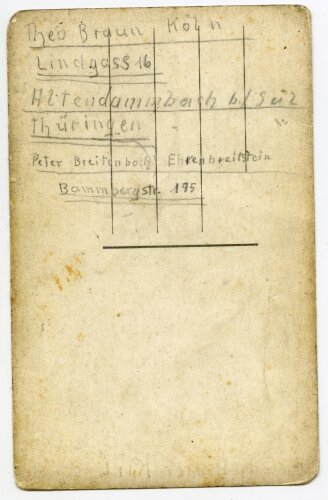 Studioaufnahme eines Angehörigen der Waffen SS, Maße: 9 x 14 cm, stark gebraucht