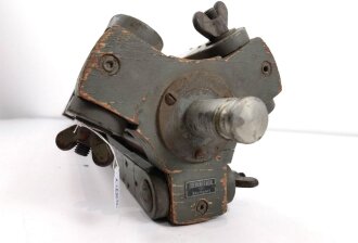 Gestell für optisches Gerät oder Scheinwerfer. Originallack, Durchmesser des Zapfen 24mm, Gesamthöhe nicht ausgezogen 110cm, Hersteller " Eisemann GmbH Stuttgart"