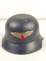 Stahlhelm Luftschutz. Originallack, ungereinigt, Das Abzeichen vollständig.