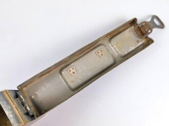 Gurtkasten / Patronenkasten Wehrmacht für MG Munition gegurtet. Ausführung in Aluminium, Originallack, datiert 1940