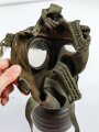 Gasmaske in Dose Wehrmacht. Die Dose datiert 1939.