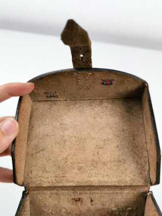 Tasche zum Amtsanschliesser 33 der Wehrmacht datiert 1941, guter Zustand