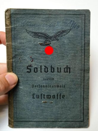 Soldbuch Luftwaffe, ausgestellt am 5.8.1941 bei einer Luftnachrichtenkompanie mot Nürnberg