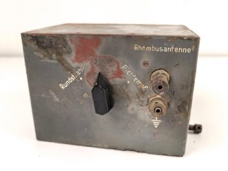 Kriegsmarine, Umschaltkasten " Rundstrahlantenne / Richtempfänger / Rhombusantenne" U-Boot ? Originallack, Maße 13 x 19 x 14cm