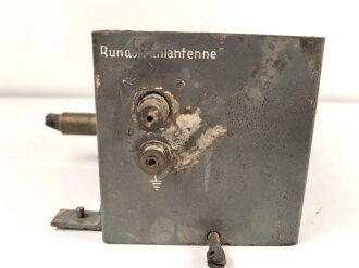 Kriegsmarine, Umschaltkasten " Rundstrahlantenne / Richtempfänger / Rhombusantenne" U-Boot ? Originallack, Maße 13 x 19 x 14cm