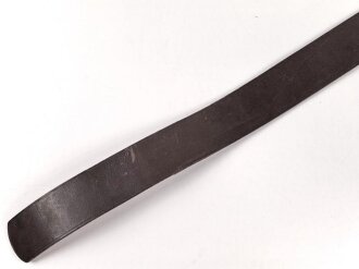 Koppelriemen Luftwaffe, schokoladenbraunes Leder, Aluminiumgegenhalt, Kammerstück datiert 1939. Gesamtlänge 113cm