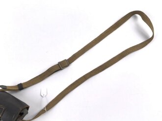 Tasche zum Gewehr Granat Gerät für k98 der Wehrmacht. Guter Zustand, datiert 1942, eine Lasche abgerissen