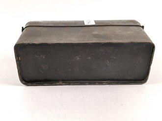 Blechkasten für Ersatzteile Wehrmacht. Originallack, 10 x 8 x 21cm