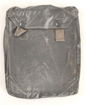 Gasplane der Wehrmacht datiert 1943, in Gummierter Tasche, gebraucht