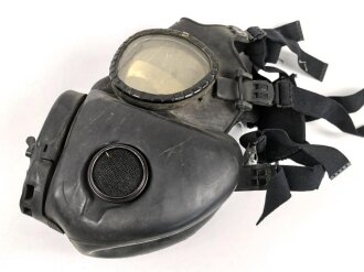 U.S. Army 1969 dated gas mask M17A1, uncleaned