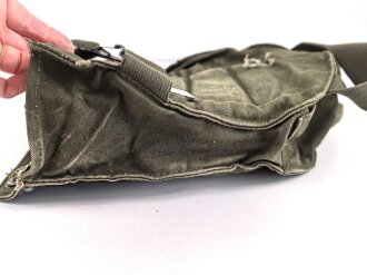 U.S. Army carrying bag mask, Protective, Field M17A-1. Well used