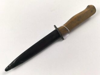 Kampfmesser / Stiefelmesser Wehrmacht. Bowieklinge beschliffen , Scheide überlackiert