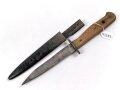 Kampfmesser / Stiefelmesser Wehrmacht. "Bowie" Klinge, Scheide Originallack