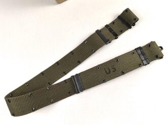 U.S. Army Nylon Equipment belt, pistol belt . Size Large, 1979´s or 80´s dated. You will receive one ( 1 ) piece