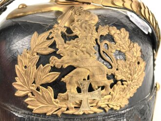 Hessen, Pickelhaube für einen Reserveoffizier . In alter Zeit geputzt, vermutlich Infanterie Leibregiment 117 ohne die Auflagen. Direkt aus Familienbesitz