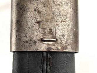 Lederscheide für ein Seitengewehr 98/05 alter Art. Das Leder trocken, Gesamtlänge 37,5cm