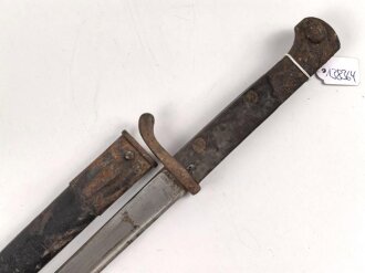 1.Weltkrieg/Griechenland, Ersatzseitengewehr 98/03, sogenanntes griechisches Messer Modell 1903/14, vorwiegend wohl in Bayern geführt, Hersteller Simson & Co  Suhl, ungereinigtes Stück, die Lederscheide trocken aber nicht geschrumpft