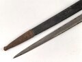 1.Weltkrieg/Griechenland, Ersatzseitengewehr 98/03, sogenanntes griechisches Messer Modell 1903/14, vorwiegend wohl in Bayern geführt, Hersteller Simson & Co  Suhl, ungereinigtes Stück, die Lederscheide trocken aber nicht geschrumpft