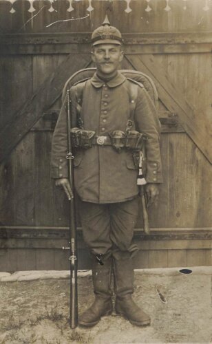 1. Weltkrieg, Foto feldgrauer mit Blechpickelhaube