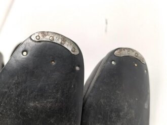 Paar Stiefel für einen Offizier der Luftwaffe. Dunkelbraunes Leder, Sohlenlänge 29,5cm, ungereinigtes Paar