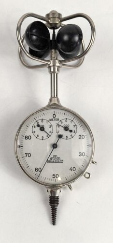 Luftwaffe, Schalenkreuzanemometer datiert 1939. Hersteller Fuess Berlin, zur Bestimmung der Windgeschwindigkeit. In zugehörigem Transportbehältniss