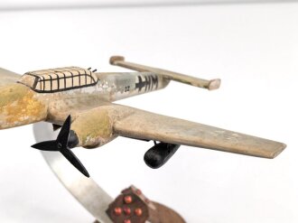 LuftwaffeTischdekoration, Flugzeug aus Holz, Originallack. Flügelspannweite 32,5cm