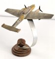 LuftwaffeTischdekoration, Flugzeug aus Holz, Originallack. Flügelspannweite 32,5cm