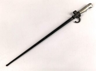 Frankreich, Epee Seitengewehr Modell 1886 Lebel. Klingenlänge 52cm. Weißmetallgriff mit Parierhaken