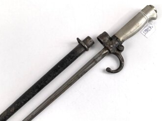 Frankreich, Epee Seitengewehr Modell 1886 Lebel. Klingenlänge 52cm. Weißmetallgriff mit Parierhaken