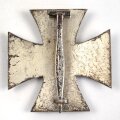 Eisernes Kreuz 1. Klasse 1939, Hakenkreuz minimal berieben, Zargen noch mit guter Versilberung, magnetisch