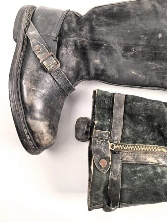 Luftwaffe, Paar Stiefel für fliegendes Personal. heizbare Ausführung. Ungereinigtes Paar, Innenfutter mottig. Originale Besohlung, Reissverschlüssen gängig, Sohlenlänge 30,5cm