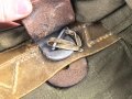 Tornister Wehrmacht, frühes Stück mit Aluminiumbeschlägen. Getragen