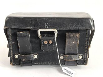 Koppeltasche für Sanitäter. Schwarzes Leder, datiert 1938