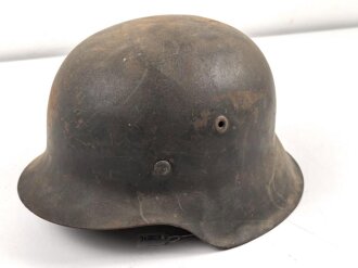 Heer, Stahlhelm Modell 1942, Hersteller NS 64. In allen Teilen Original, ungereinigter Scheunenfund