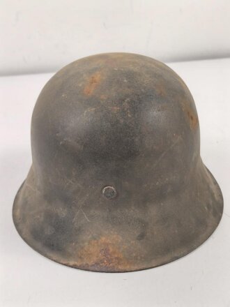 Heer, Stahlhelm Modell 1942, Hersteller NS 64. In allen Teilen Original, ungereinigter Scheunenfund