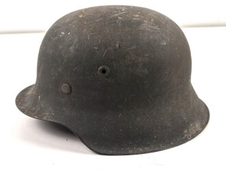 Heer, Stahlhelm Modell 1942, Hersteller NS 64. In allen Teilen Original, ungereinigter Scheunenfund