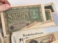 Stapel Geldscheine, Banknoten aus Sammlungsauflösung