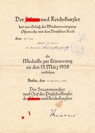 Verleihungsurkunde für die Medaille zur Erinnerung an den 13.März 1938, ausgestellt 1938 auf einen Angehörigen im Infanterie Regiment 55. Geknickt, verschmutz, mit Kugelschreiber ? vermalt