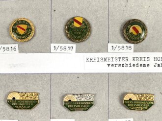 Deutschland nach 1945, Sammlung  Abzeichen zum Thema " Südbadischer Schützenverband Meisternadeln", jeweils auf Karton befestigt