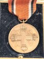 Preussen, Rot Kreuz Medaille 3.Klasse aus Buntmetall, am Band, im Etui