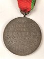 Bayern, Medaille "Zur Erinnerung an die goldene Hochzeit 20.Febr.1918" versilbert, am Band