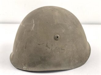 Italien, Stahlhelm Modell 1933. Getragenes Stück, Werksmäßig neu lackiert , dann eingelagert