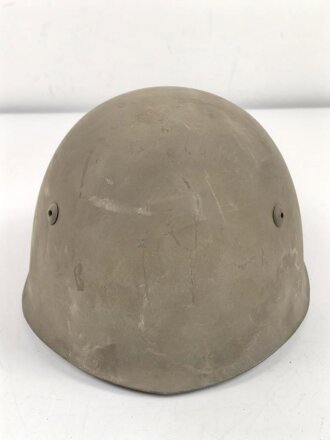 Italien, Stahlhelm Modell 1933. Getragenes Stück, Werksmäßig neu lackiert , dann eingelagert