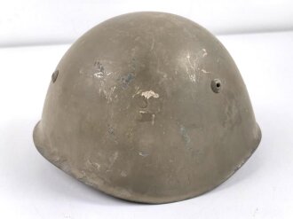 Italien, Stahlhelm Modell 1933. Originallack, wohl ungetragenes Stück, das Innenfutter mit Altersspuren