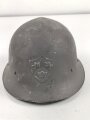 Schweden, Stahlhelm M21/26. Von der schwedischen Armee überlackiertes Stück in gutem Gesamtzustand