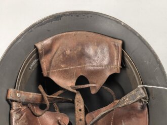 Schweden, Stahlhelm M21/26. Originallack, getragenes Stück