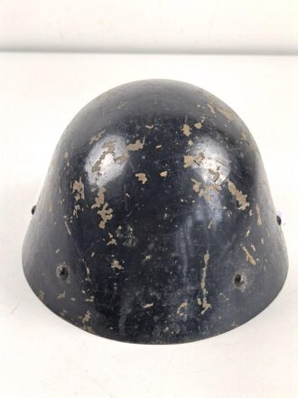 Tschechoslowakei 2.Weltkrieg, Stahlhelm M32/34. Komplett, guter Zustand, als Beutestück blau überlackiert und so für Luftschutzzwecke verwendet, Hatte nie ein Abzeichen