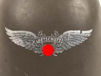 Tschechoslowakei 2.Weltkrieg, Stahlhelm M32/34. Komplett, guter Zustand, als Beutestück mit Luftschutz Emblem versehen