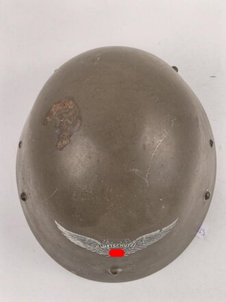 Tschechoslowakei 2.Weltkrieg, Stahlhelm M32/34. Komplett, guter Zustand, als Beutestück mit Luftschutz Emblem versehen